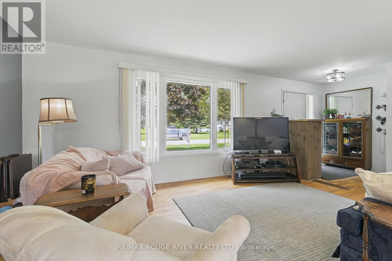 19 Edwards Drive, Otonabee-South Monaghan, Ontario  K0L 2G0 - Photo 7 - X12213064