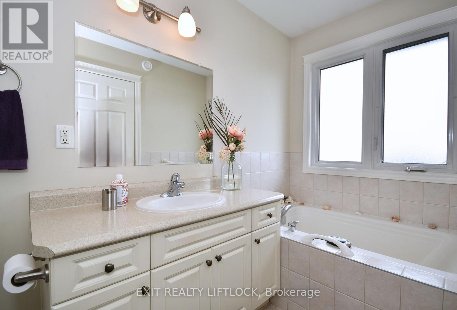 1724 Glenforest Boulevard, Peterborough West (North), Ontario  K9K 2P5 - Photo 16 - X12213625