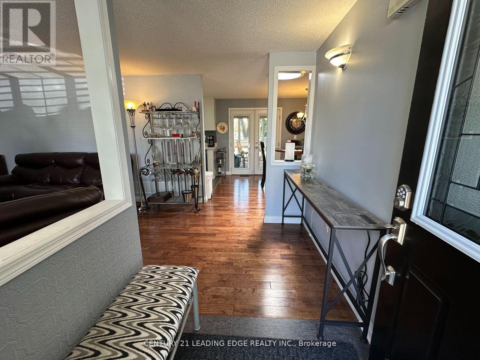 93 Wilmot Trail, Clarington (Bowmanville), Ontario  L1B 1A7 - Photo 4 - E12213473