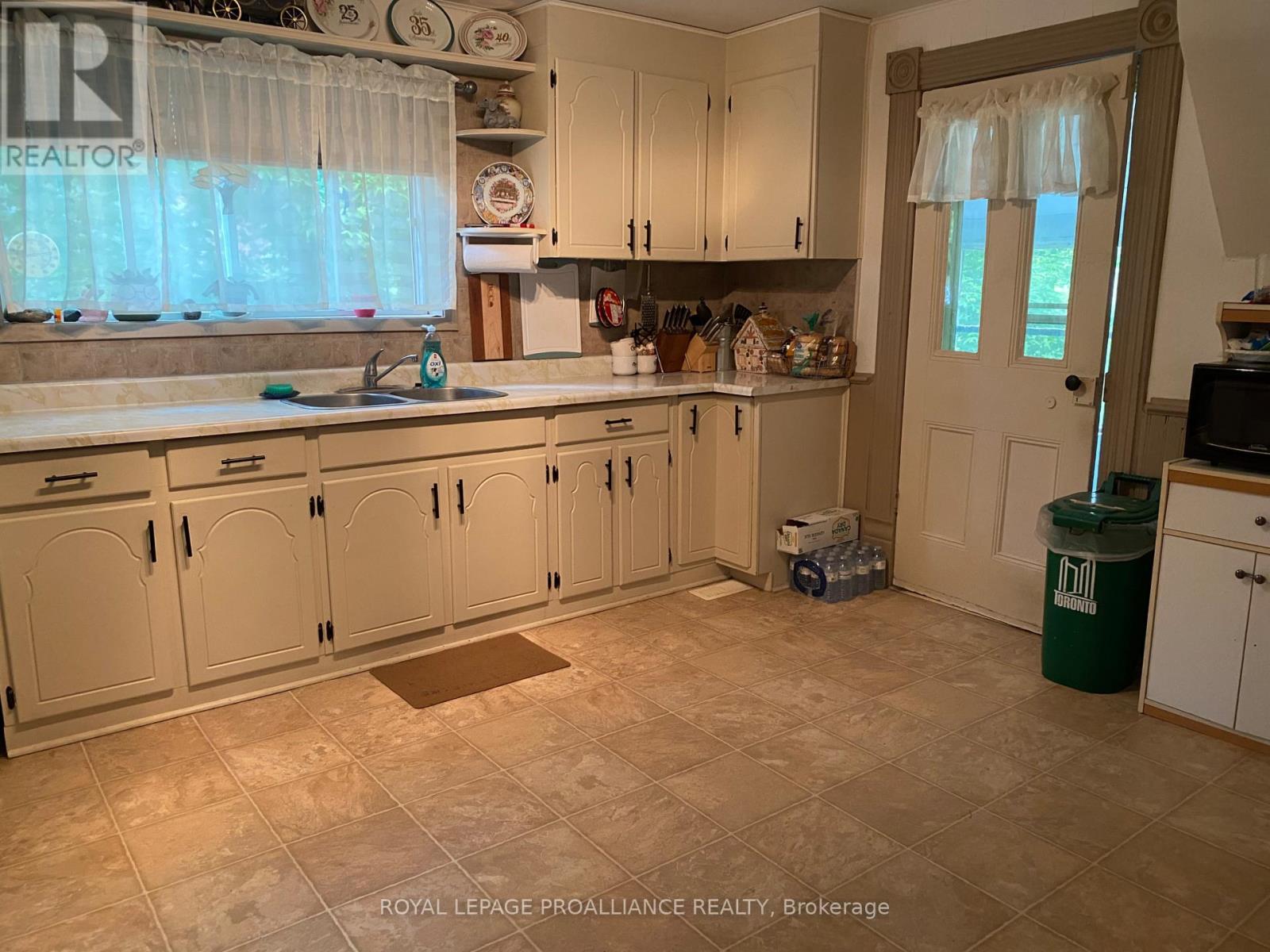 5 Mathison Street W, Havelock-Belmont-Methuen (Havelock), Ontario  K0L 1Z0 - Photo 3 - X12213774