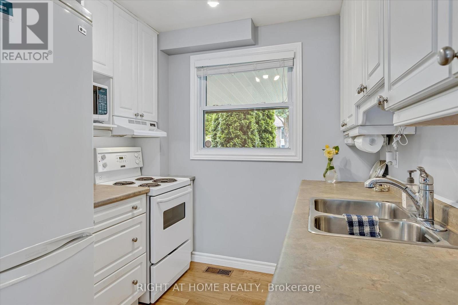 50 - 996 Sydenham Road, Peterborough South (East), Ontario  K9J 7V7 - Photo 6 - X12214527