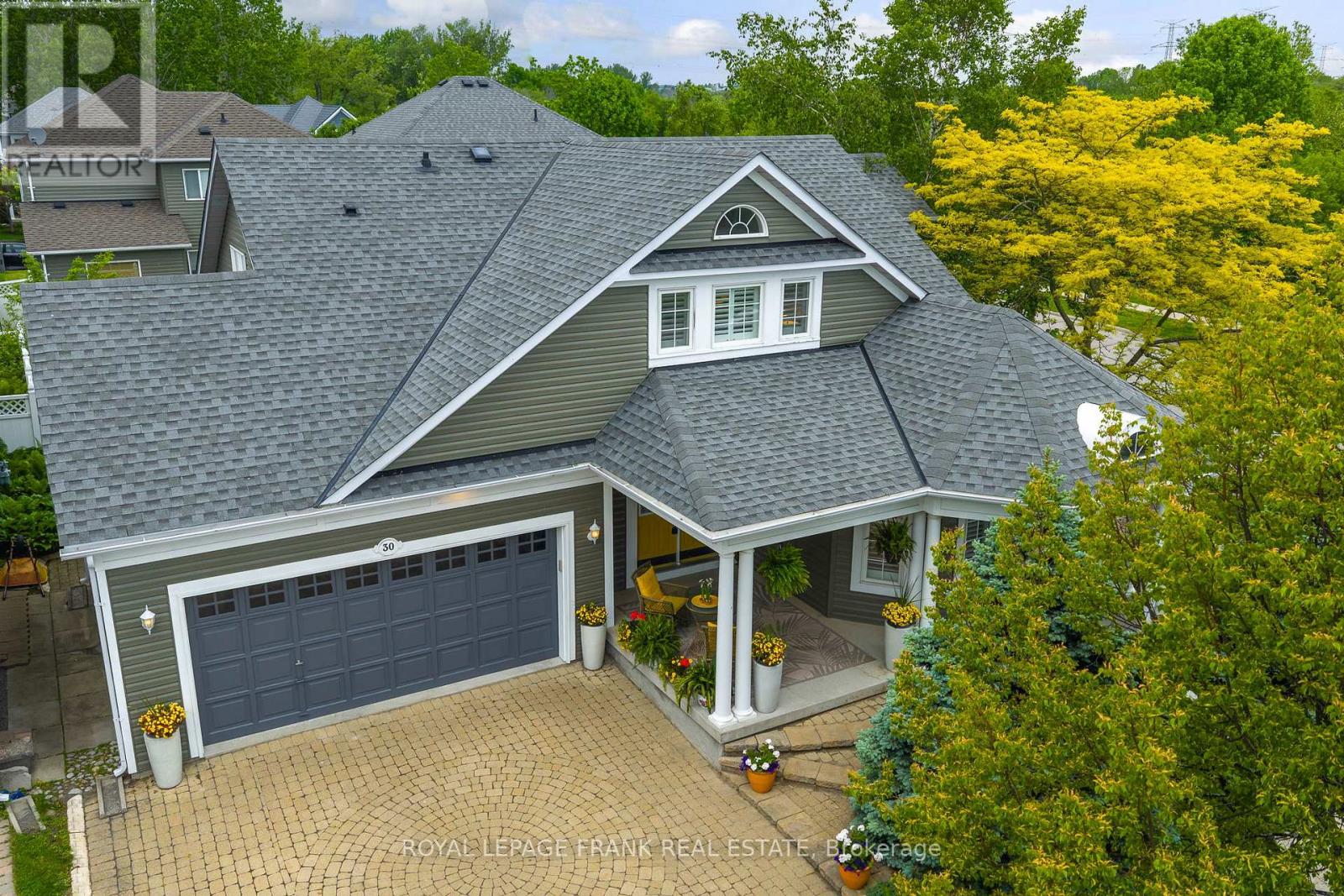 30 Carveth Crescent, Clarington (Newcastle), Ontario  L1B 1N3 - Photo 2 - E12214956