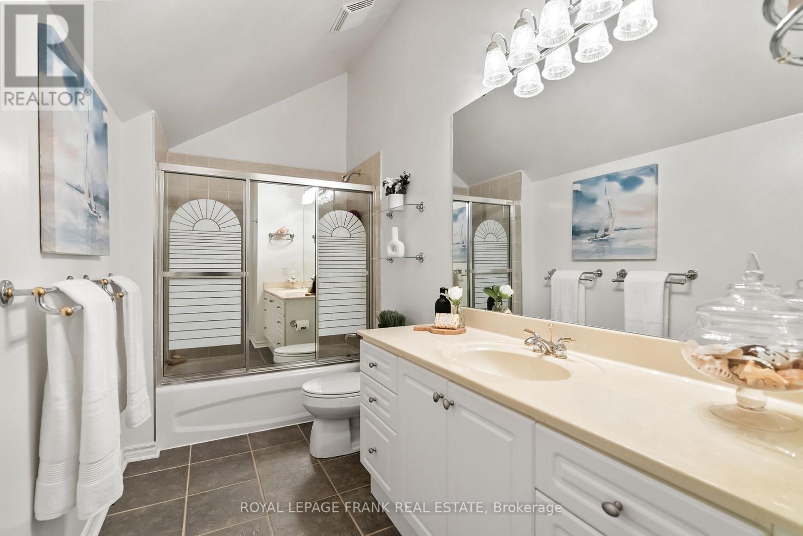 30 Carveth Crescent, Clarington (Newcastle), Ontario  L1B 1N3 - Photo 36 - E12214956
