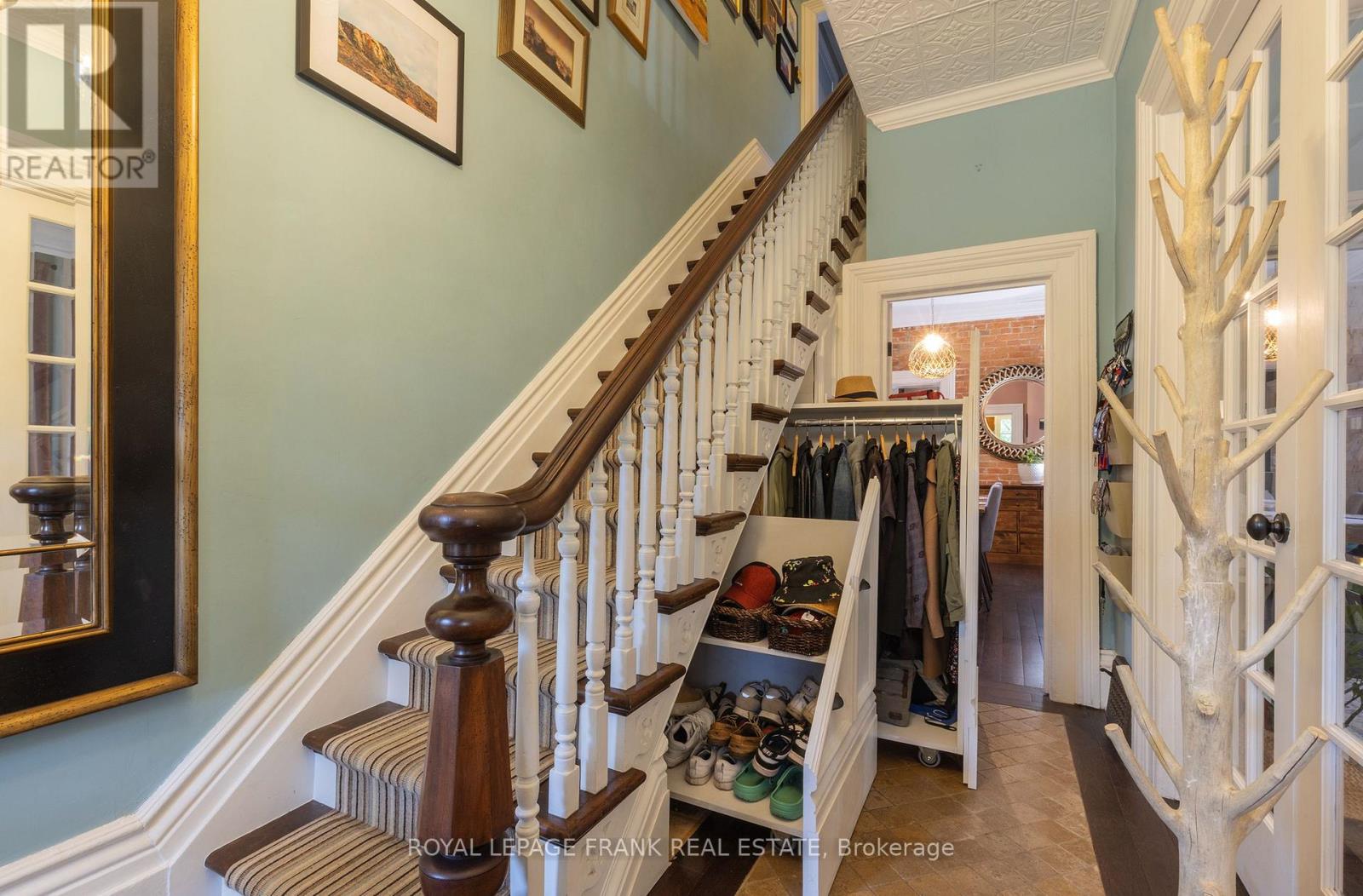 454 Weller Street, Peterborough Central (Old West End), Ontario  K9H 2N6 - Photo 7 - X12215052