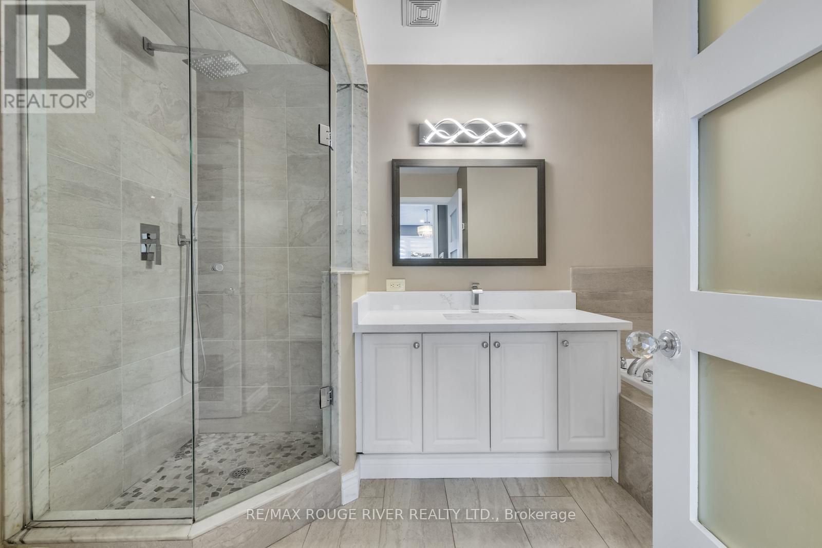 54 Erskine Drive, Clarington (Newcastle), Ontario  L1B 0C8 - Photo 19 - E12215158