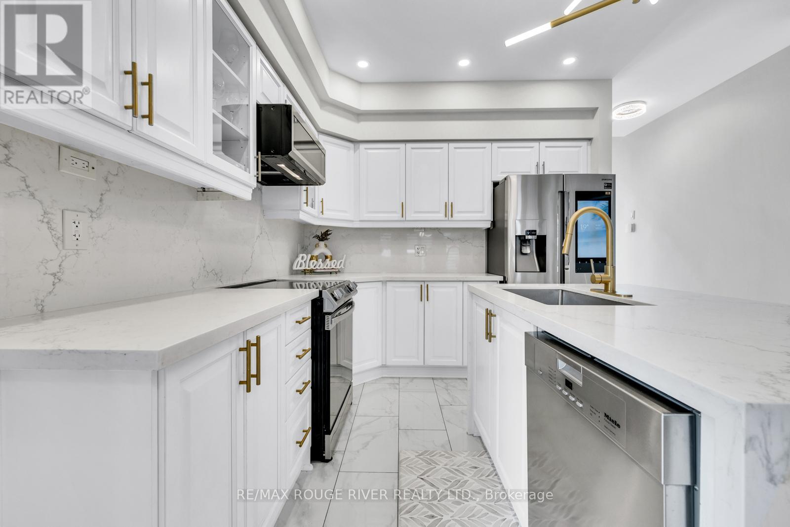 54 Erskine Drive, Clarington (Newcastle), Ontario  L1B 0C8 - Photo 9 - E12215158