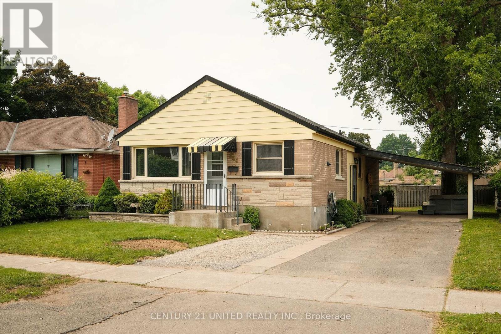 644 Crawford Drive, Peterborough South (West), Ontario  K9J 3W6 - Photo 1 - X12215074