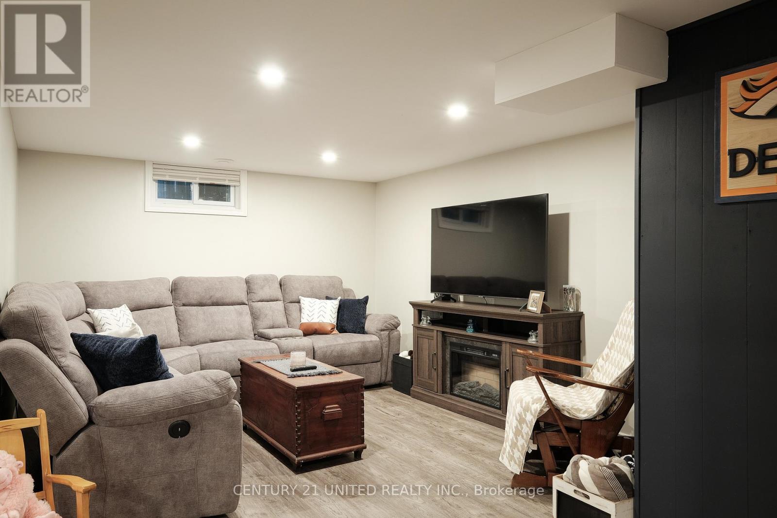 644 Crawford Drive, Peterborough South (West), Ontario  K9J 3W6 - Photo 23 - X12215074