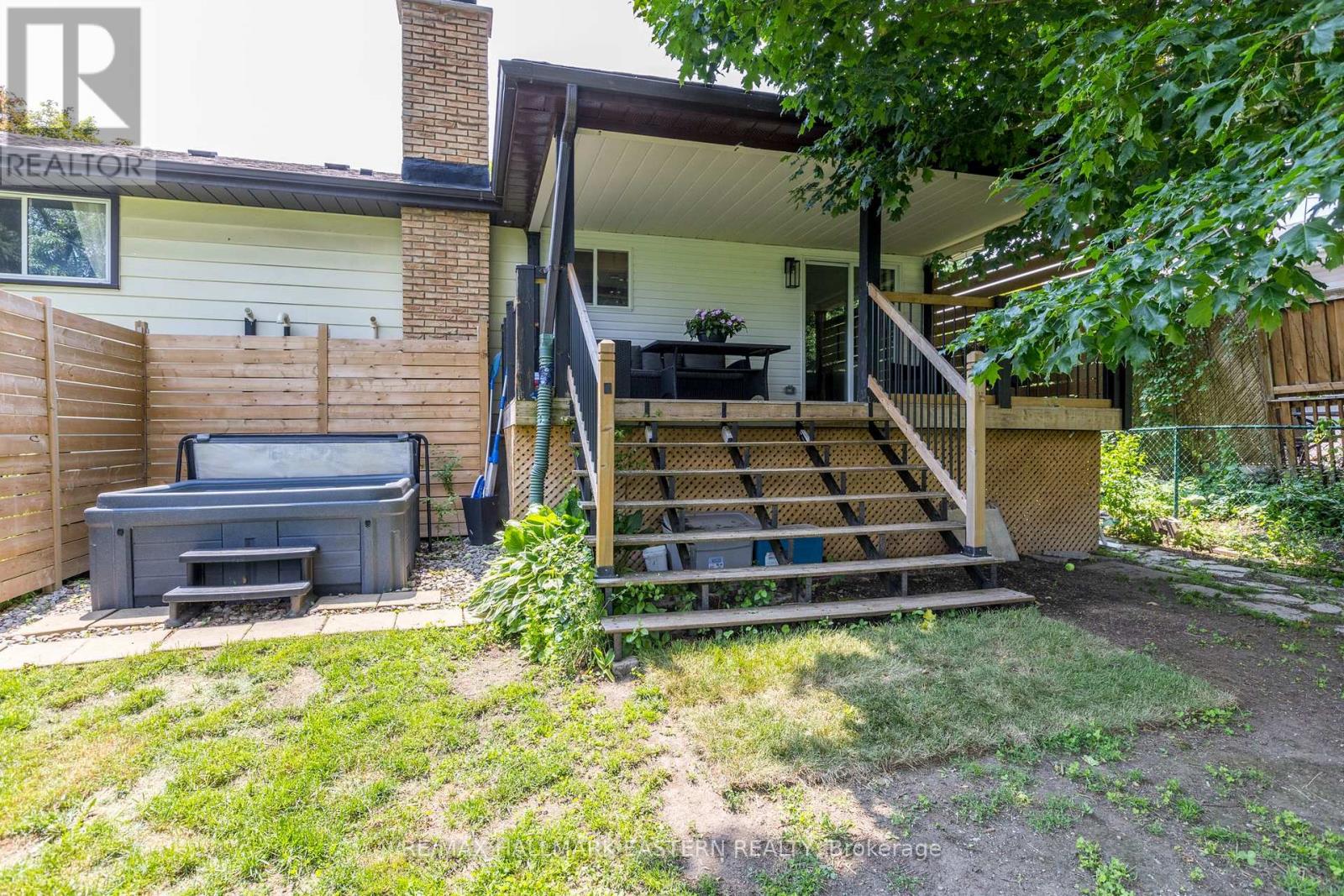 1318 Cedargrove Drive, Peterborough West (North), Ontario  K9K 1H8 - Photo 41 - X12215107