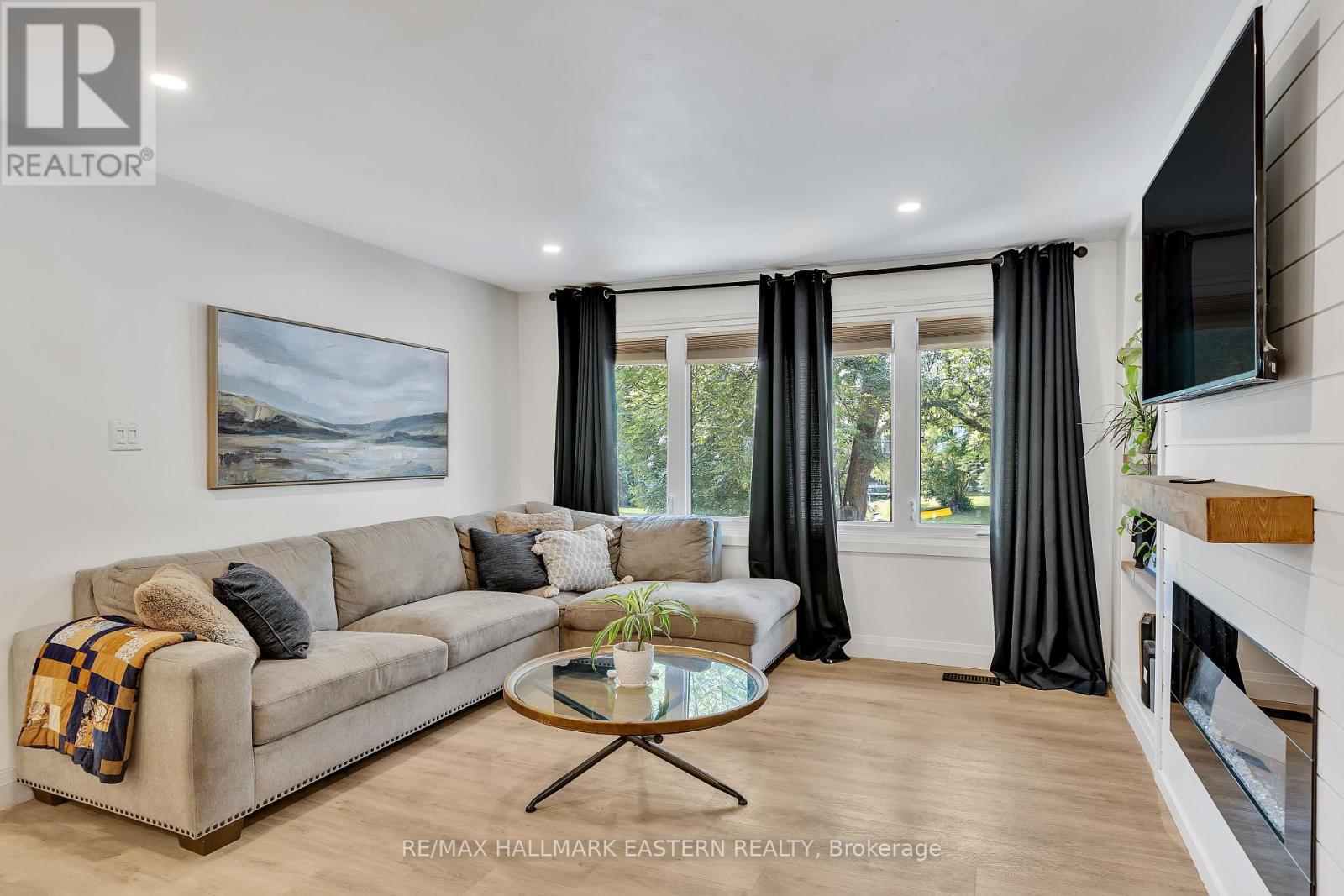 1318 Cedargrove Drive, Peterborough West (North), Ontario  K9K 1H8 - Photo 6 - X12215107