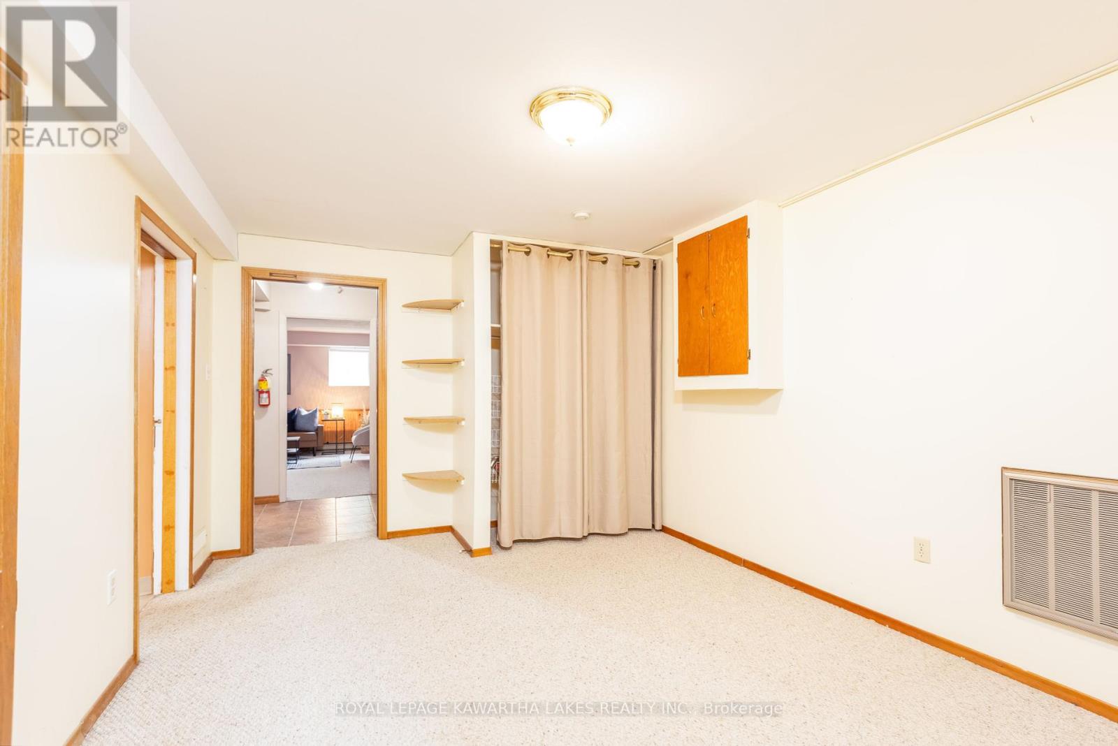 12 Hillside Drive, Kawartha Lakes (Lindsay), Ontario  K9V 1A4 - Photo 27 - X12215114