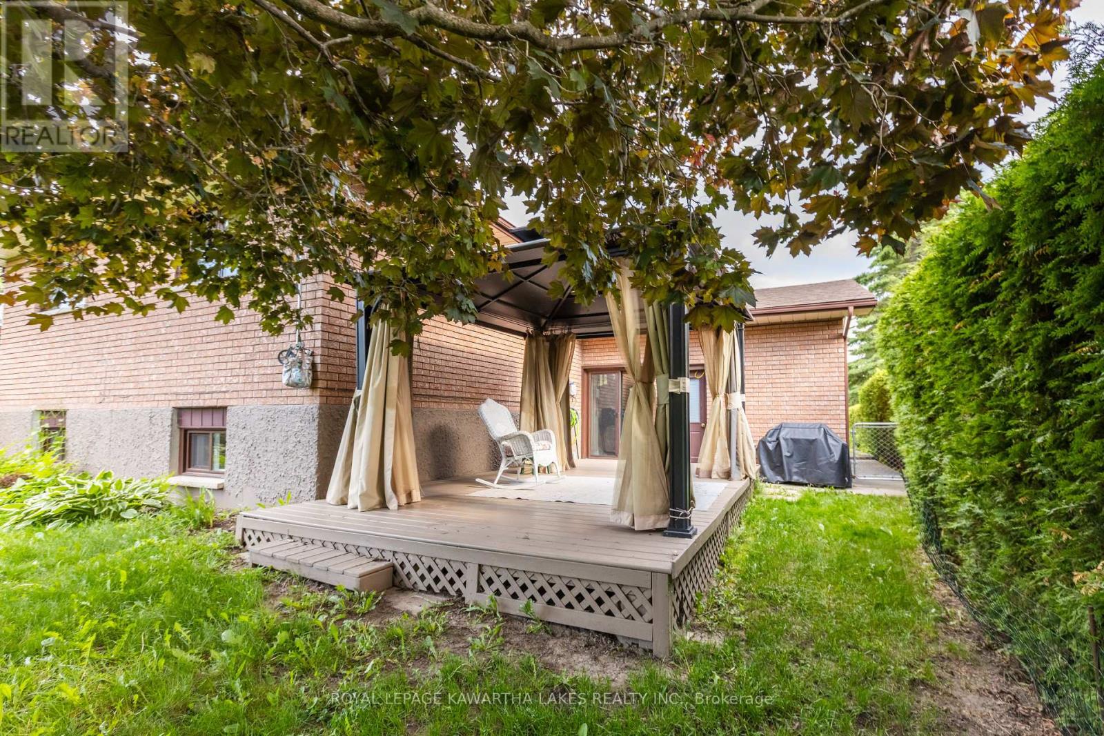 12 Hillside Drive, Kawartha Lakes (Lindsay), Ontario  K9V 1A4 - Photo 33 - X12215114