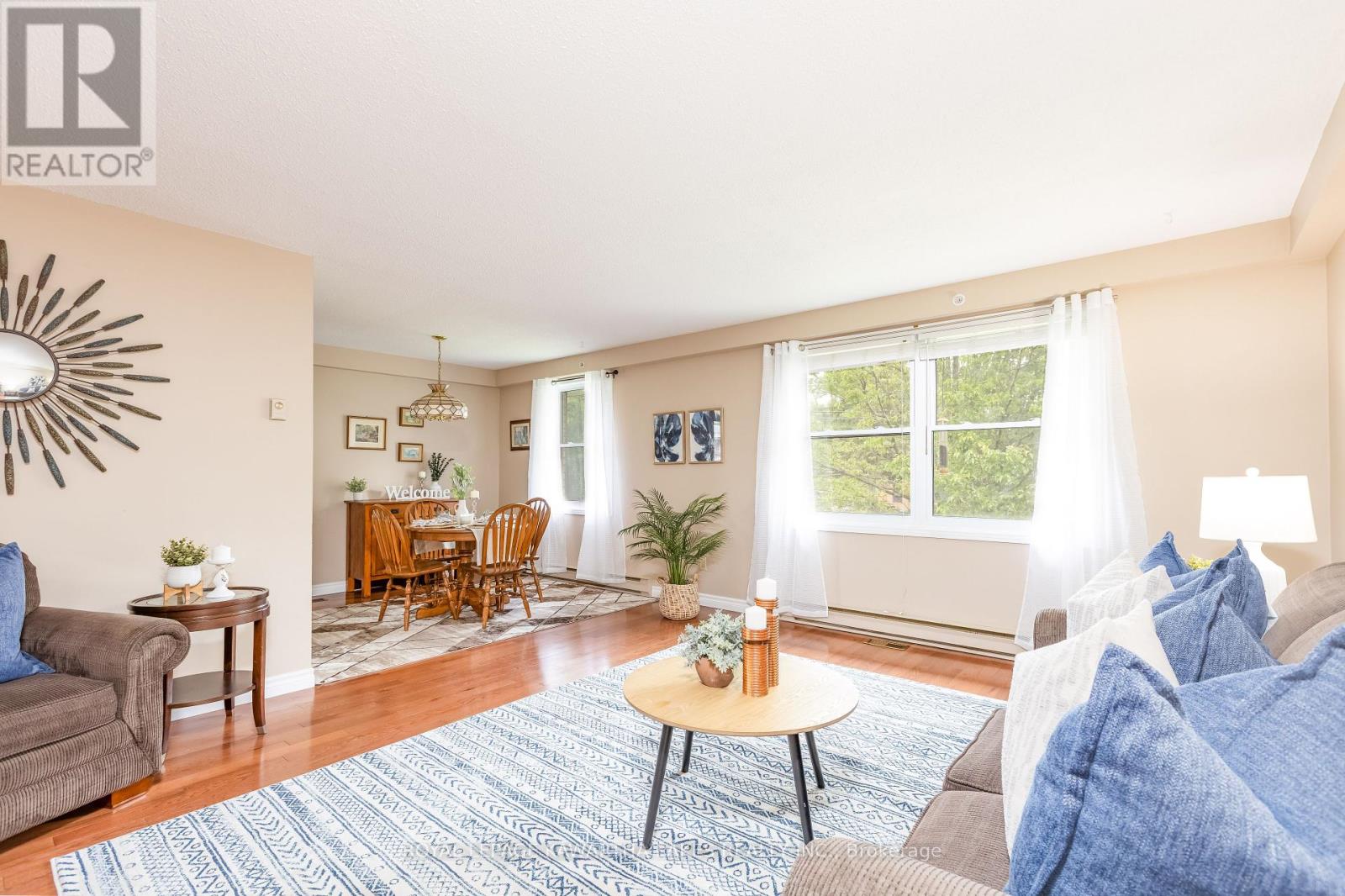 12 Hillside Drive, Kawartha Lakes (Lindsay), Ontario  K9V 1A4 - Photo 6 - X12215114