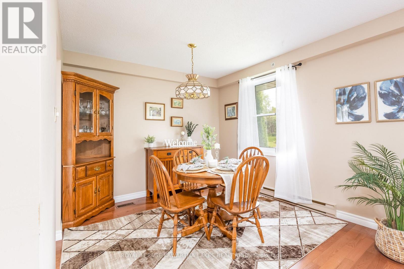 12 Hillside Drive, Kawartha Lakes (Lindsay), Ontario  K9V 1A4 - Photo 9 - X12215114