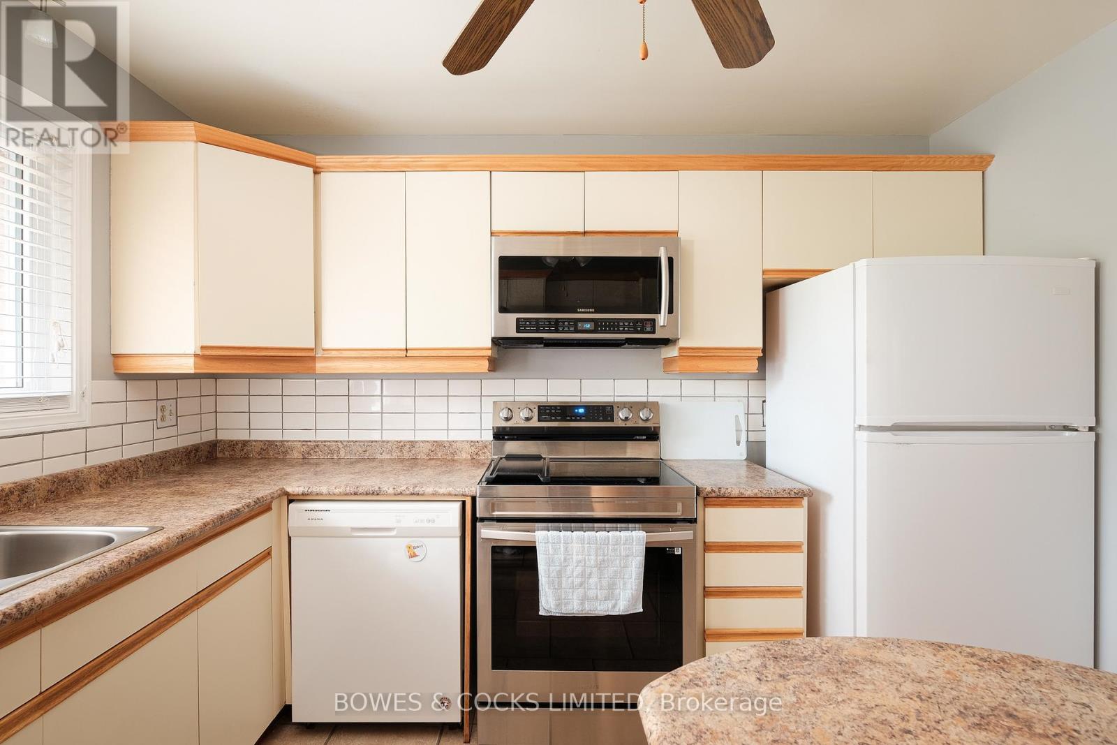 1483 Clearview Drive, Peterborough West (Central), Ontario  K9K 2A6 - Photo 9 - X12215147