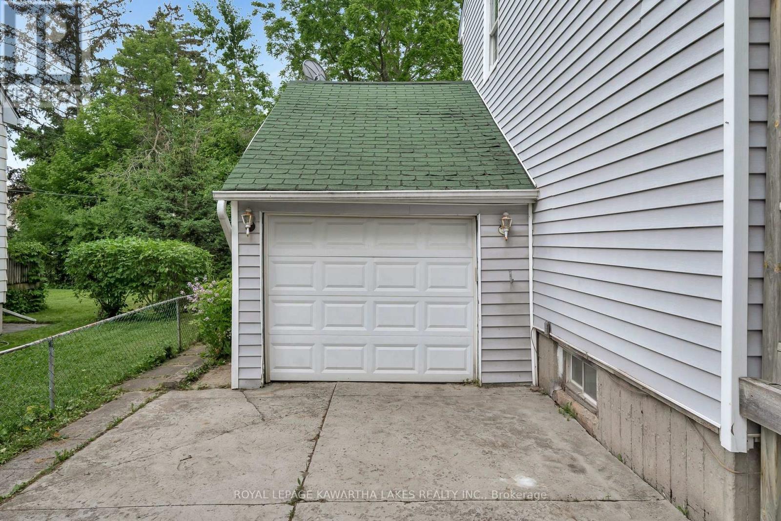 769 Chesterfield Avenue, Peterborough North (South), Ontario  K9H 4Y1 - Photo 8 - X12215254