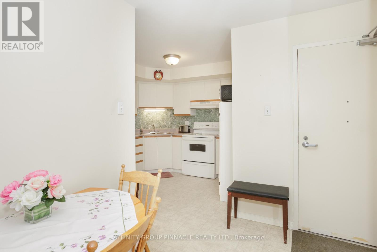 312 - 8 Huron Street, Kawartha Lakes (Lindsay), Ontario  K9V 6K3 - Photo 11 - X12215353