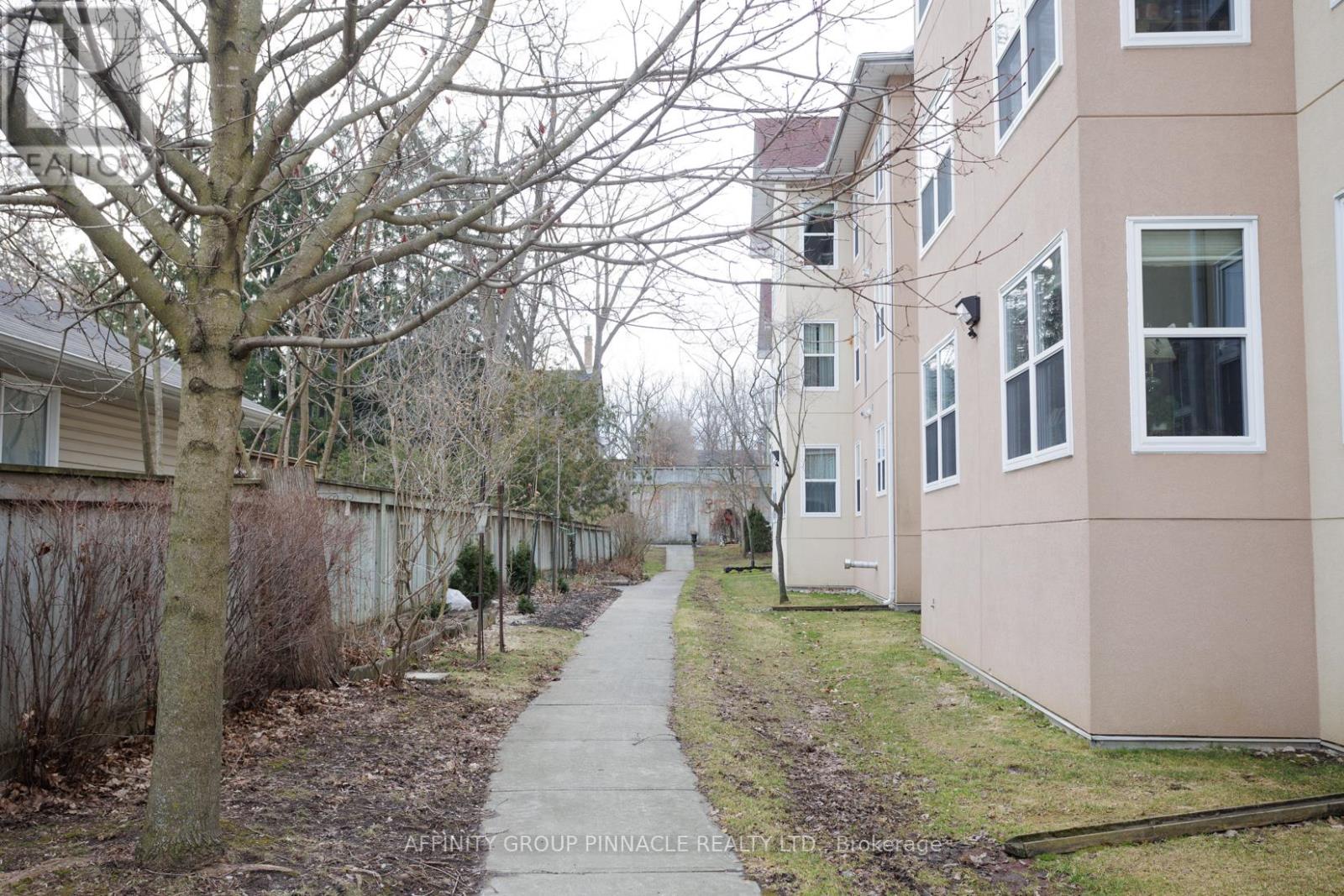 312 - 8 Huron Street, Kawartha Lakes (Lindsay), Ontario  K9V 6K3 - Photo 39 - X12215353