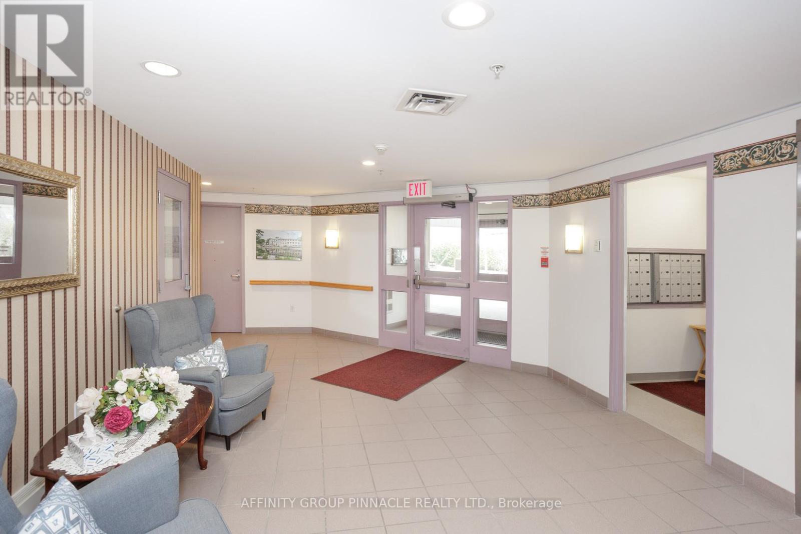 312 - 8 Huron Street, Kawartha Lakes (Lindsay), Ontario  K9V 6K3 - Photo 4 - X12215353