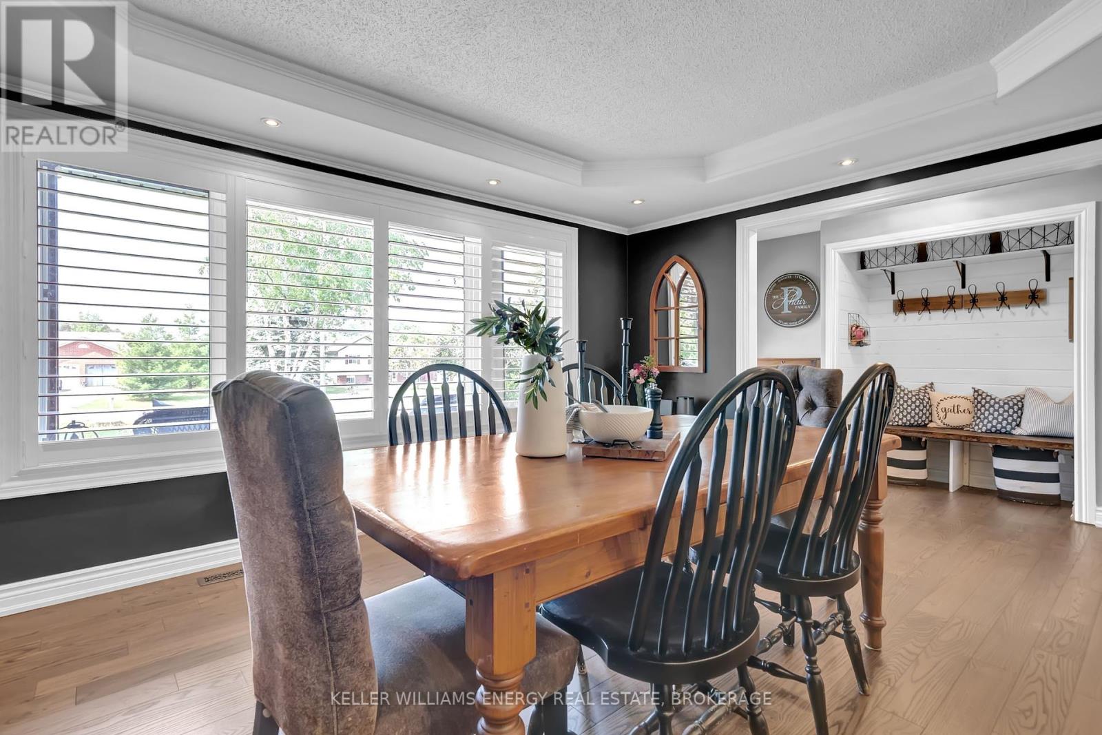 26 Erin Drive, Kawartha Lakes (Manvers), Ontario  L0A 1A0 - Photo 11 - X12215546