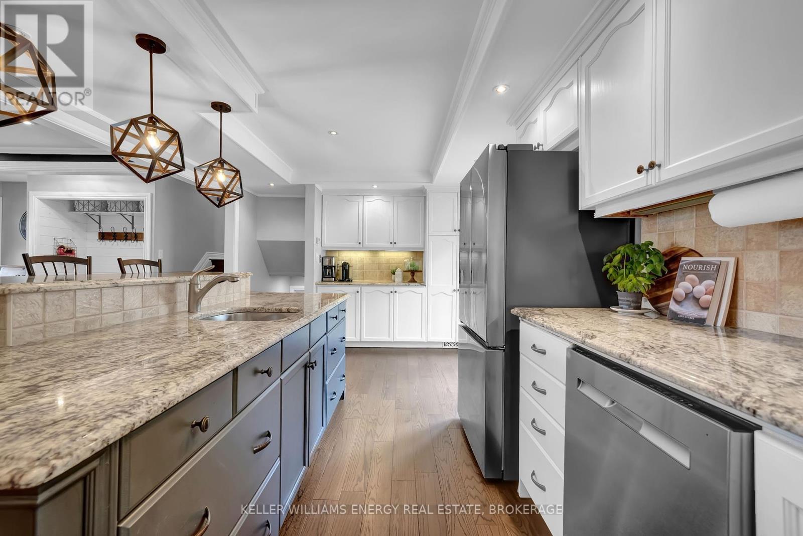 26 Erin Drive, Kawartha Lakes (Manvers), Ontario  L0A 1A0 - Photo 20 - X12215546