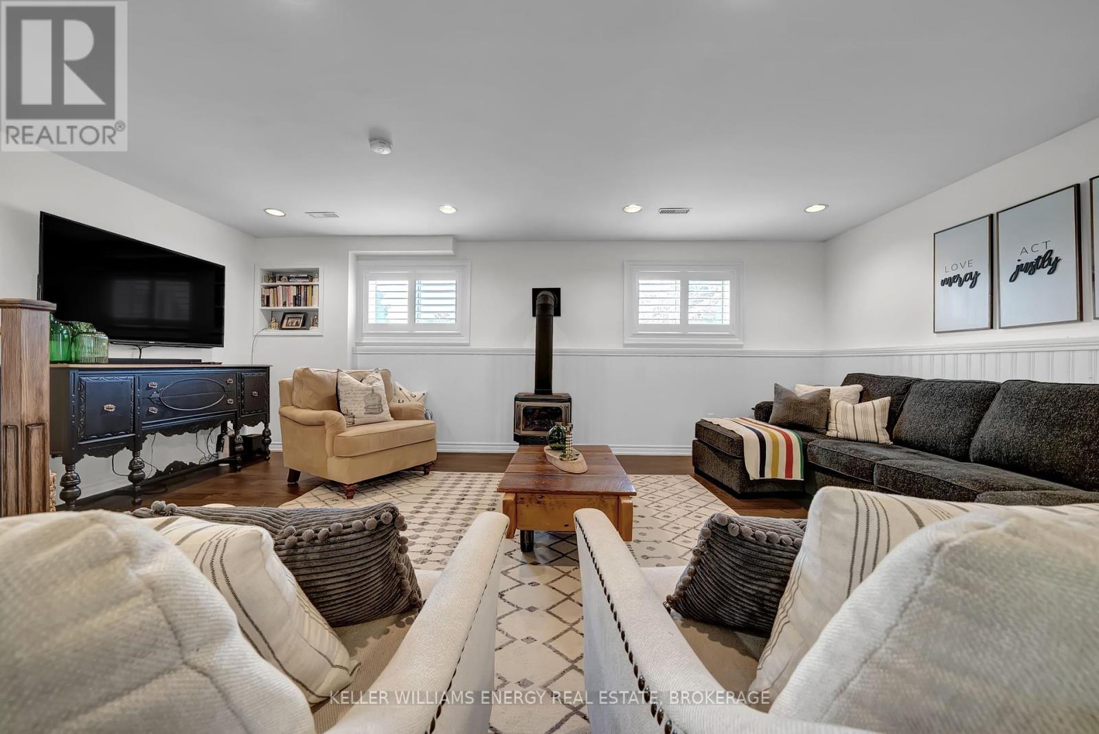 26 Erin Drive, Kawartha Lakes (Manvers), Ontario  L0A 1A0 - Photo 30 - X12215546