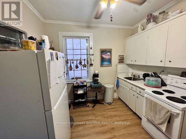 488 Aylmer Street N, Peterborough Central (North), Ontario  K9H 3W5 - Photo 10 - X12215578
