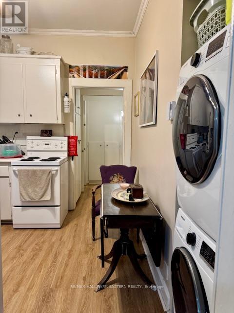 488 Aylmer Street N, Peterborough Central (North), Ontario  K9H 3W5 - Photo 12 - X12215578