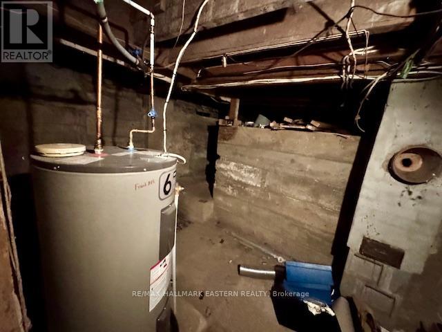488 Aylmer Street N, Peterborough Central (North), Ontario  K9H 3W5 - Photo 7 - X12215578