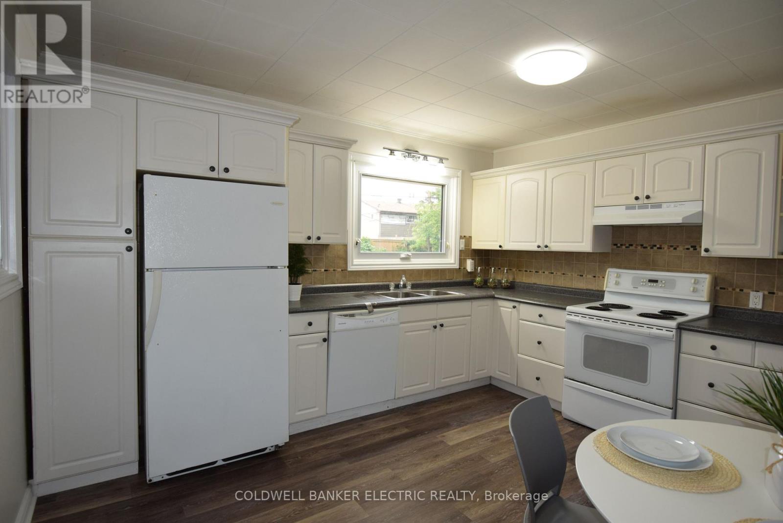 281 Collison Avenue, Peterborough South (East), Ontario  K9J 1A5 - Photo 8 - X12215639
