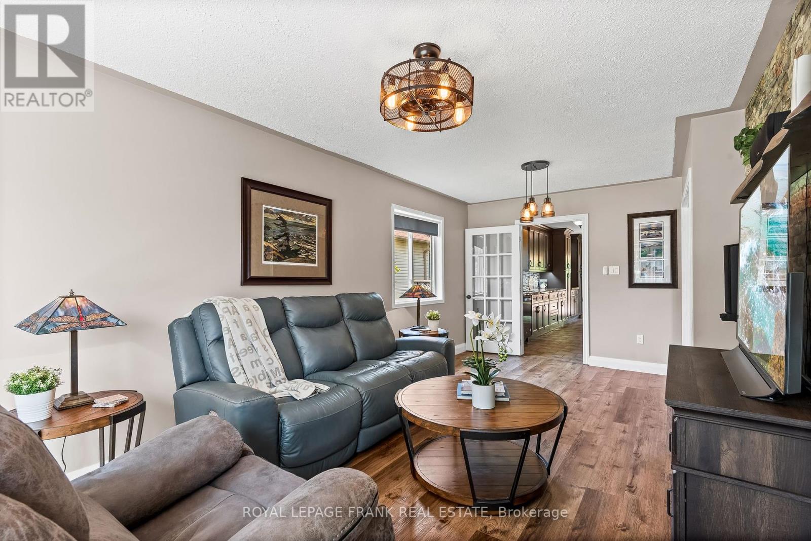8 Brookside Street, Cavan Monaghan (Millbrook Village), Ontario  L0A 1G0 - Photo 11 - X12215830