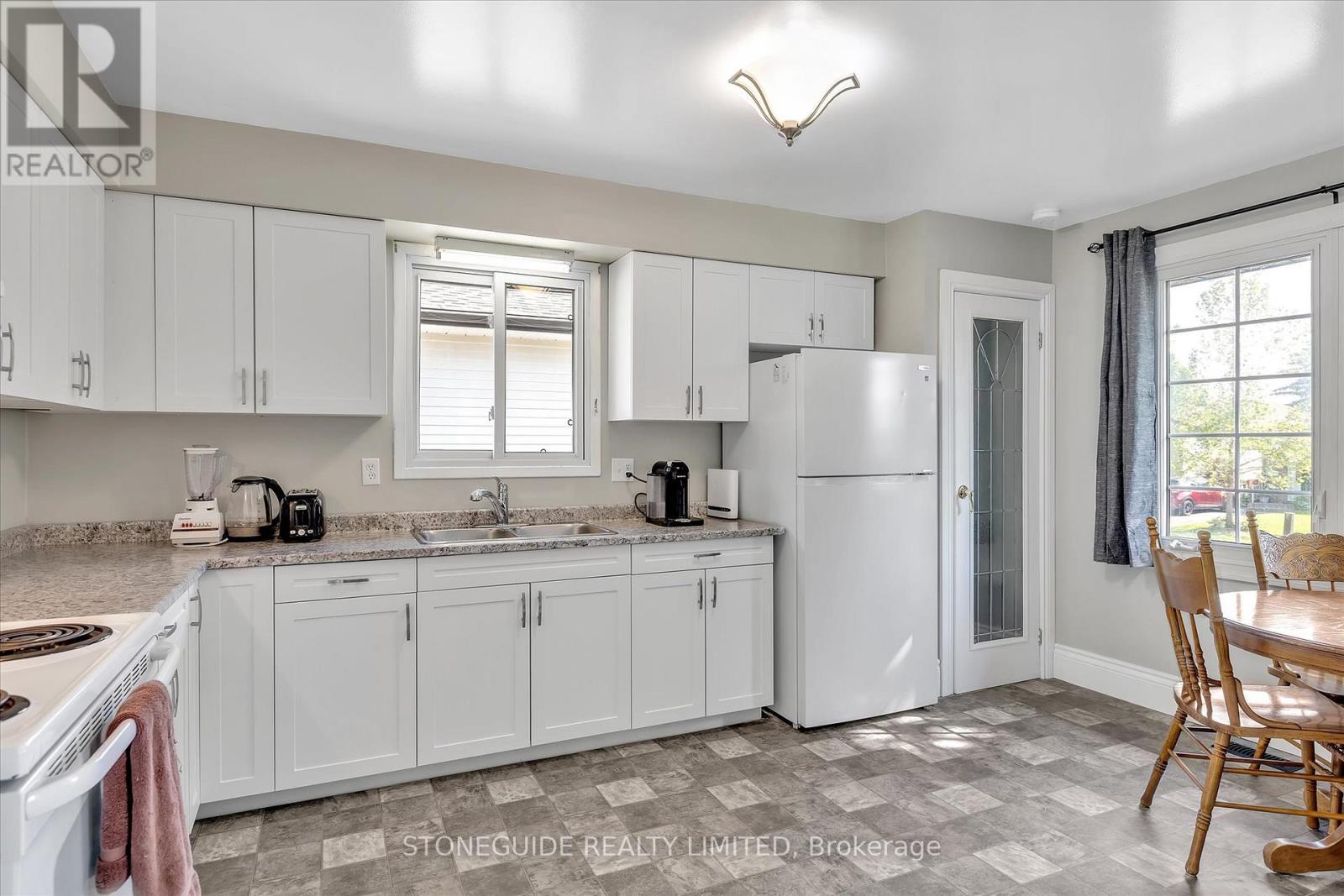 2047 Foxfarm Road, Peterborough West (Central), Ontario  K9K 1P8 - Photo 11 - X12215839