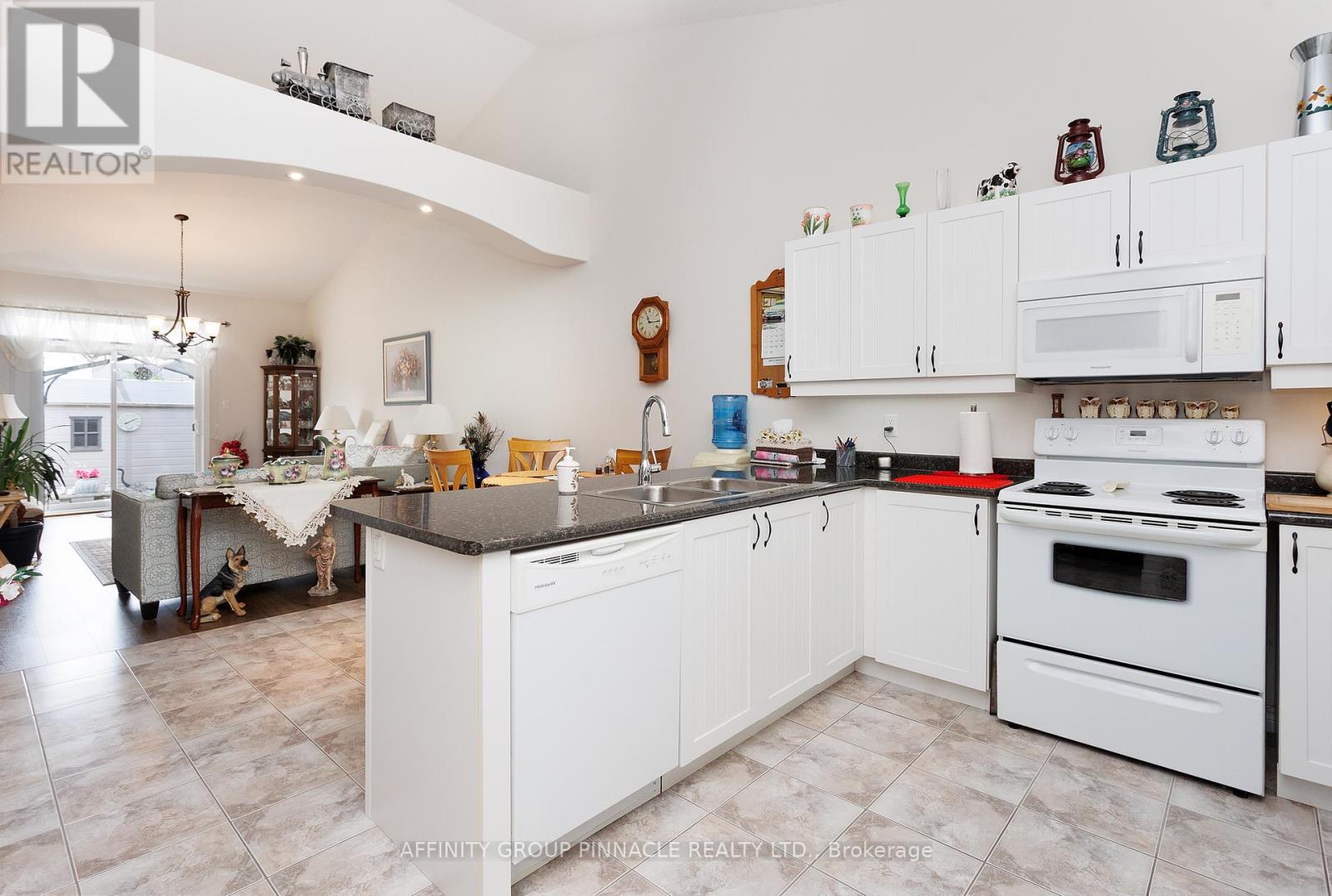 39 Chadwin Drive, Kawartha Lakes (Lindsay), Ontario  K9V 0E8 - Photo 10 - X12216940