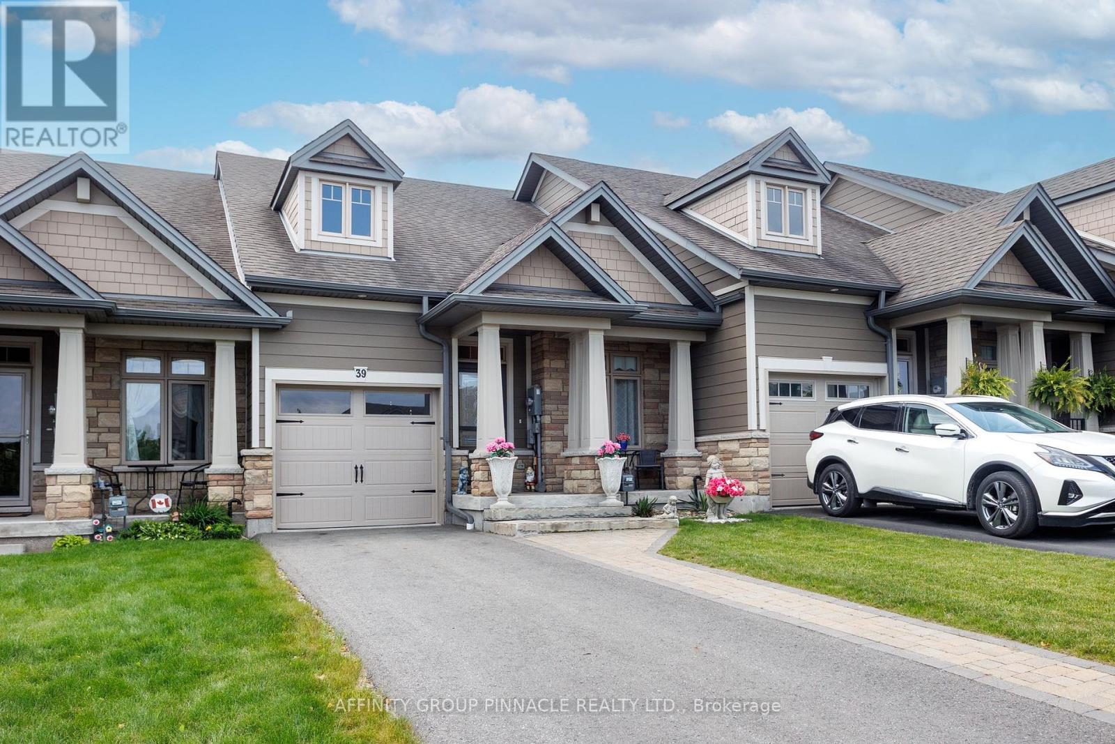 39 Chadwin Drive, Kawartha Lakes (Lindsay), Ontario  K9V 0E8 - Photo 3 - X12216940