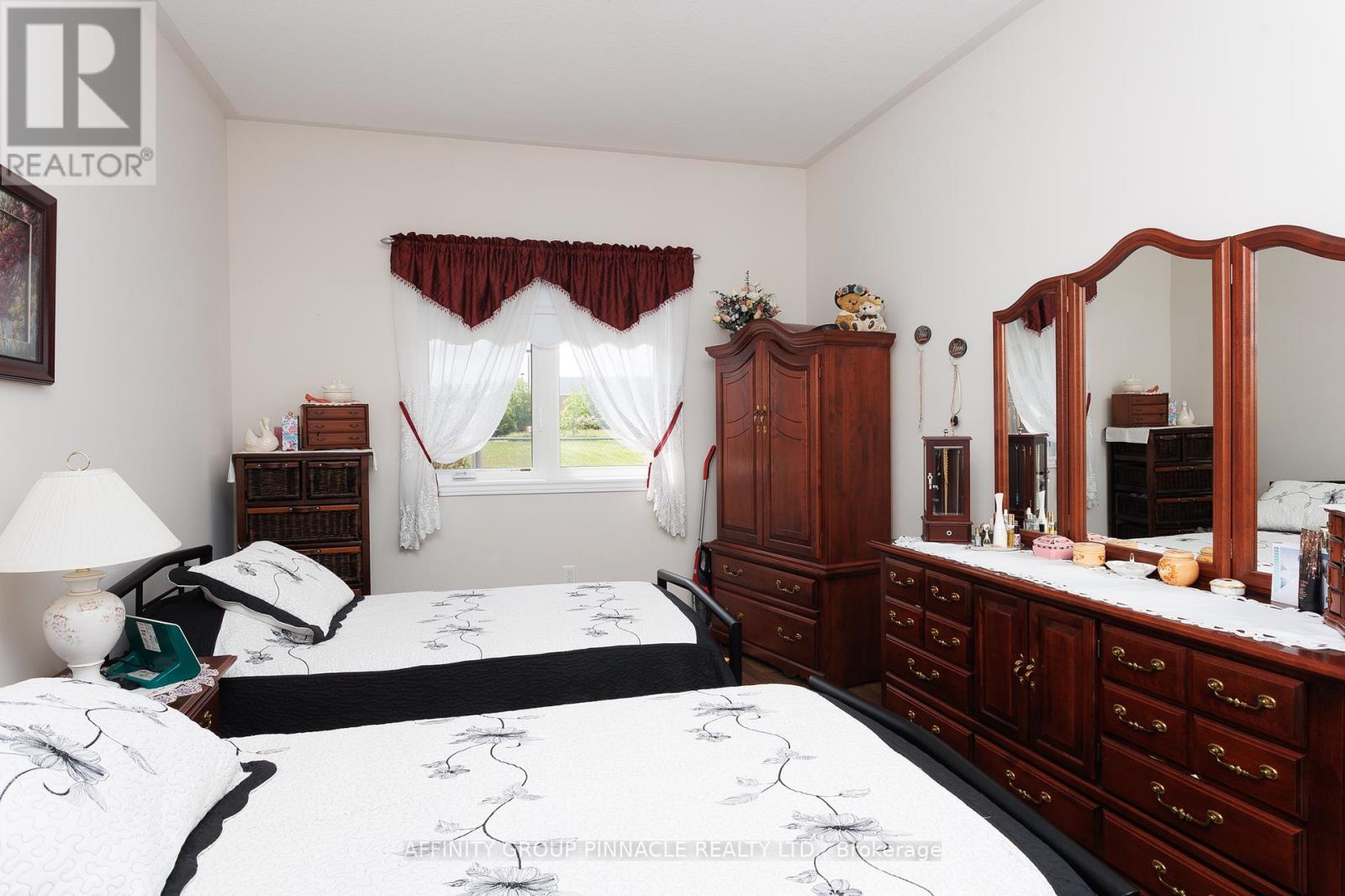 39 Chadwin Drive, Kawartha Lakes (Lindsay), Ontario  K9V 0E8 - Photo 31 - X12216940