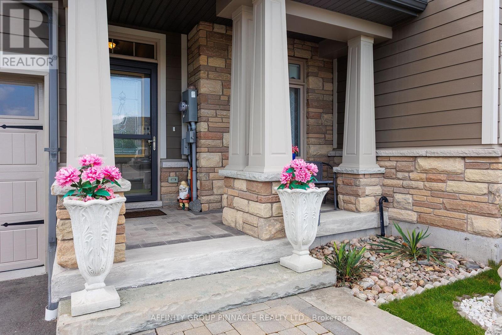 39 Chadwin Drive, Kawartha Lakes (Lindsay), Ontario  K9V 0E8 - Photo 4 - X12216940