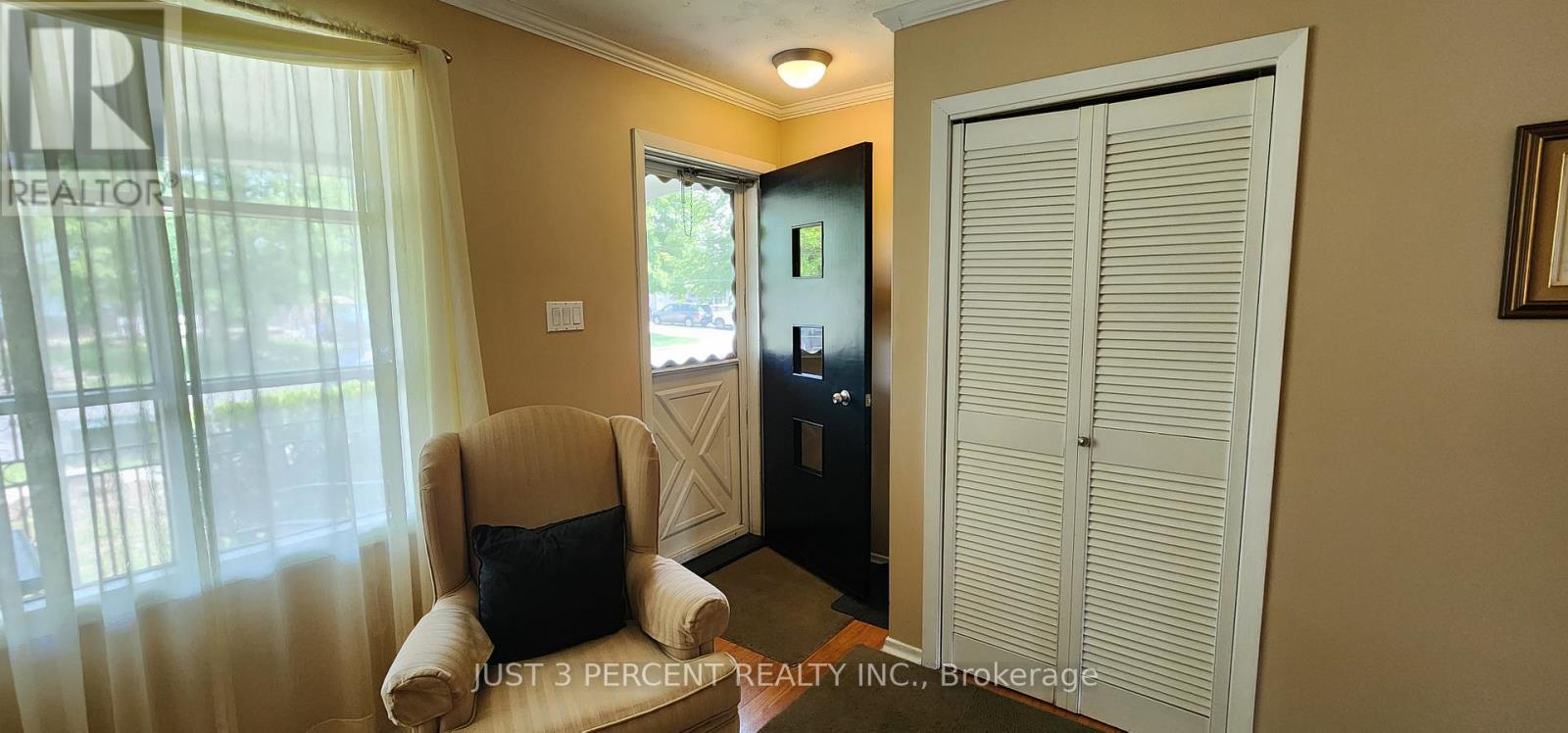 1087 St Paul's Street, Peterborough North (South), Ontario  K9H 6J7 - Photo 11 - X12217146