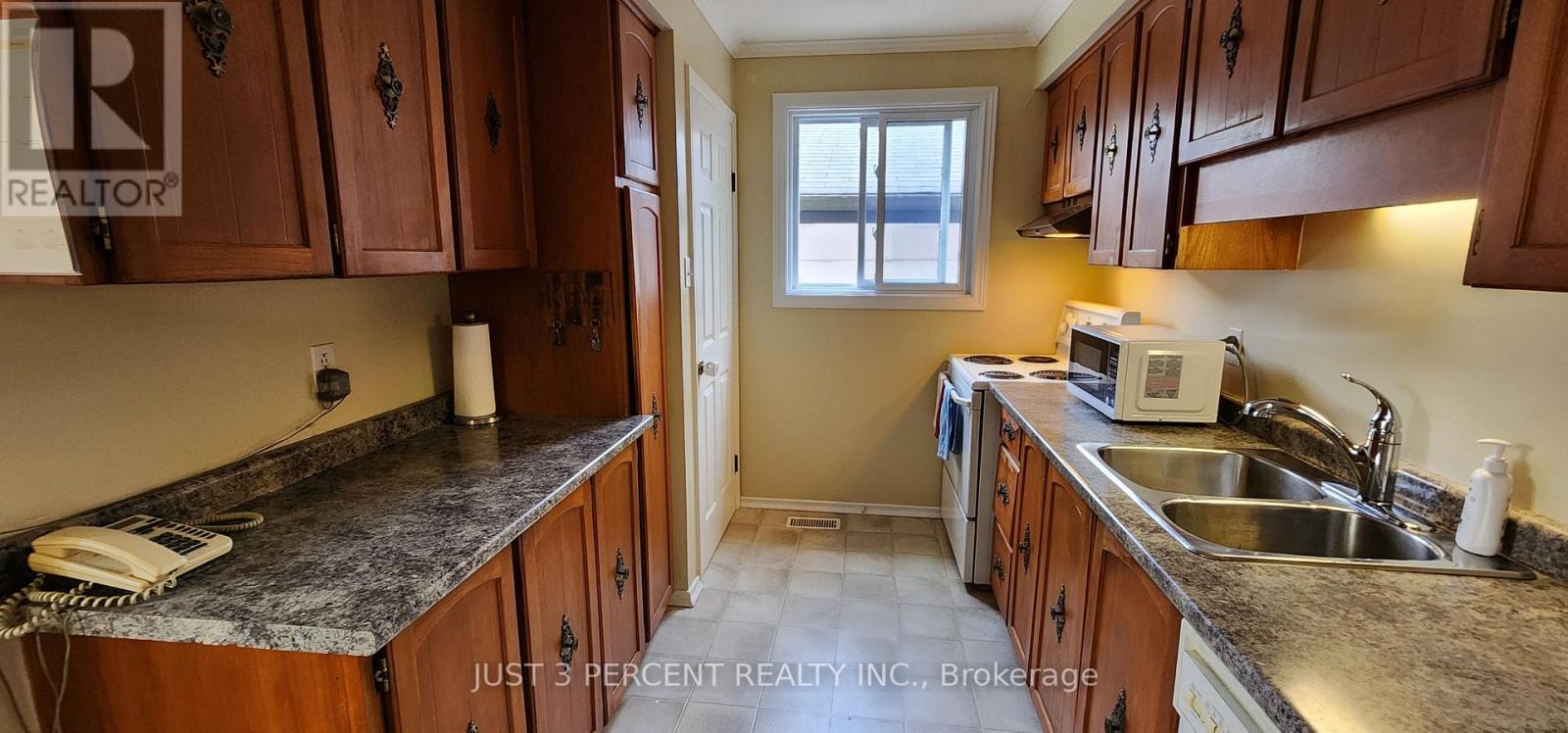 1087 St Paul's Street, Peterborough North (South), Ontario  K9H 6J7 - Photo 25 - X12217146