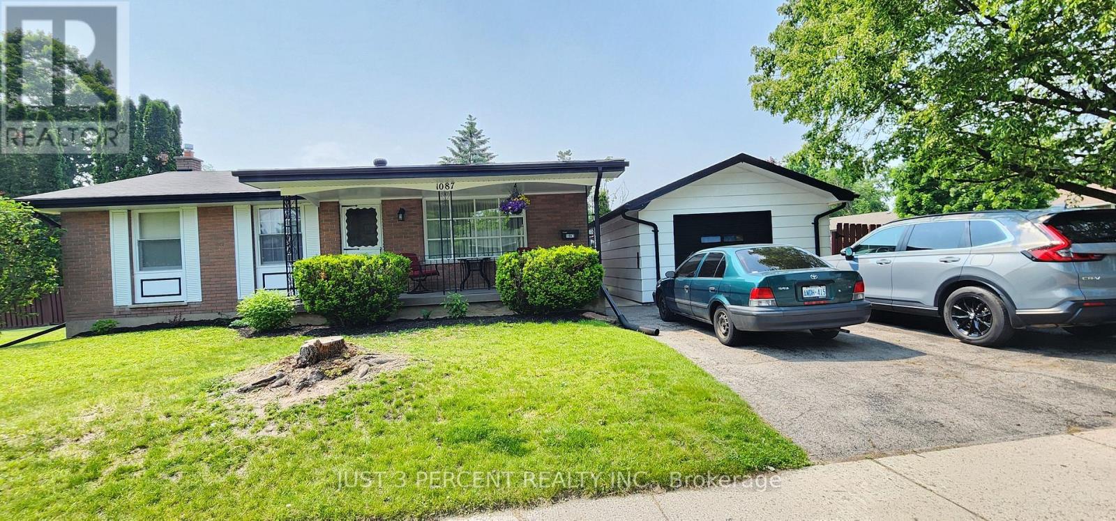 1087 St Paul's Street, Peterborough North (South), Ontario  K9H 6J7 - Photo 3 - X12217146