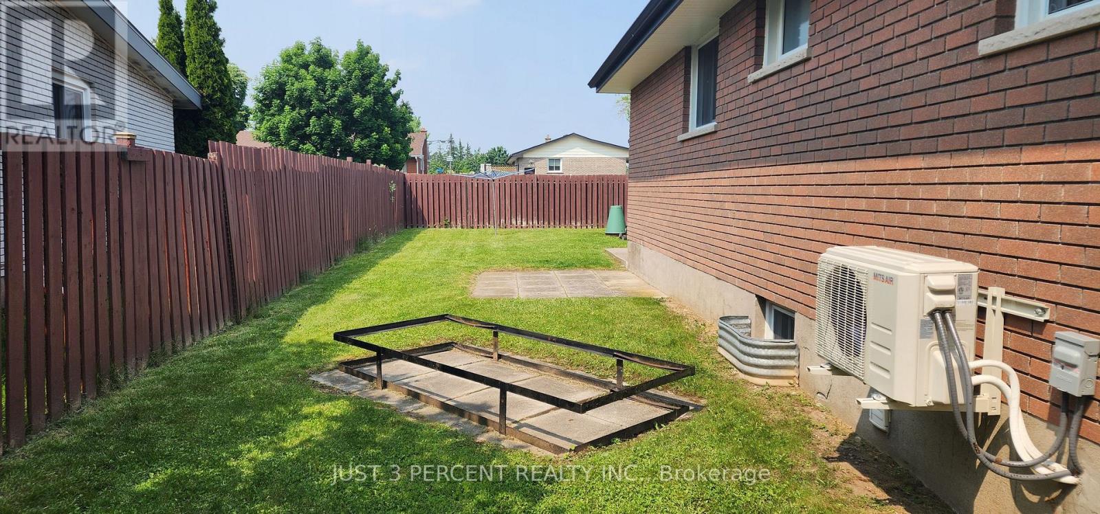 1087 St Paul's Street, Peterborough North (South), Ontario  K9H 6J7 - Photo 5 - X12217146