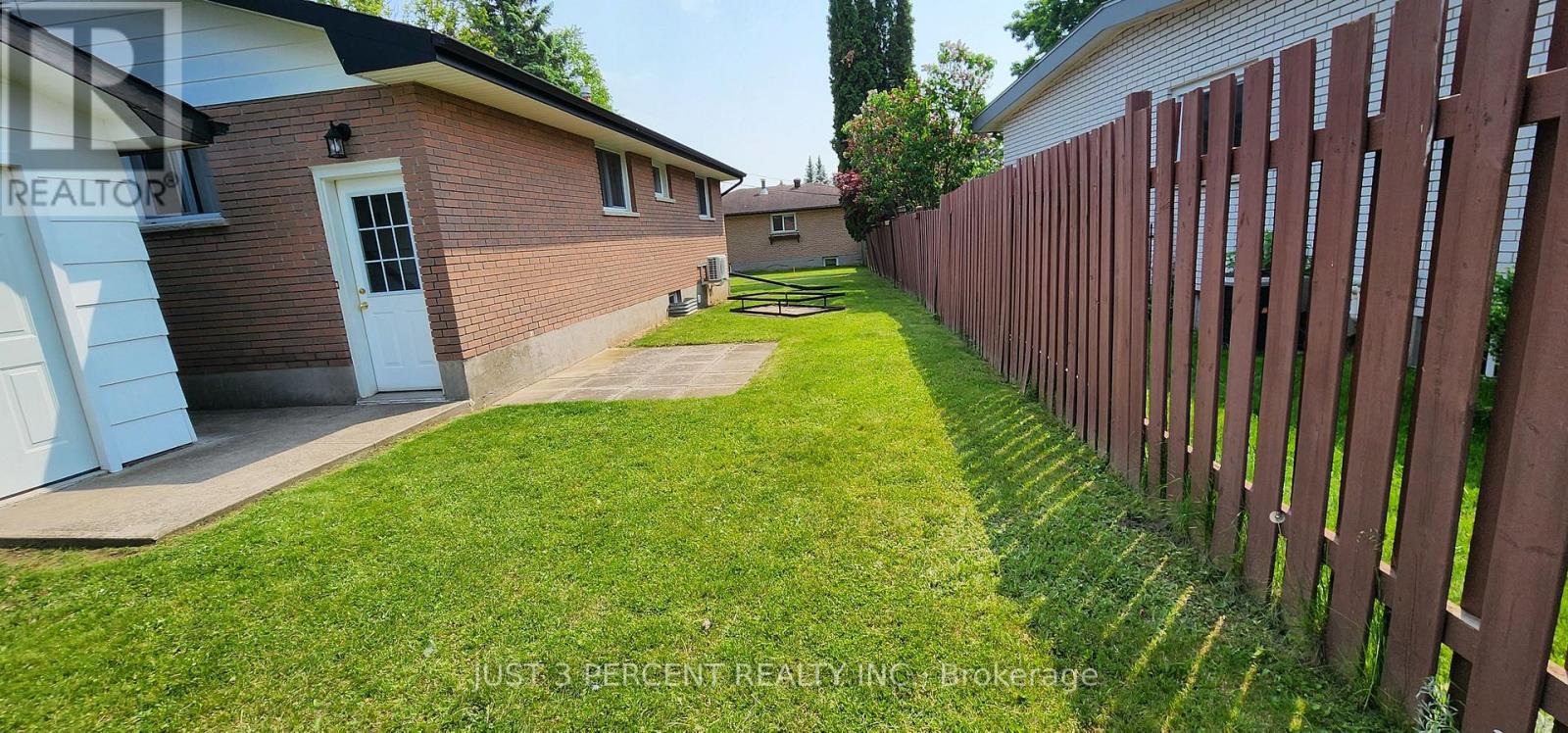 1087 St Paul's Street, Peterborough North (South), Ontario  K9H 6J7 - Photo 6 - X12217146