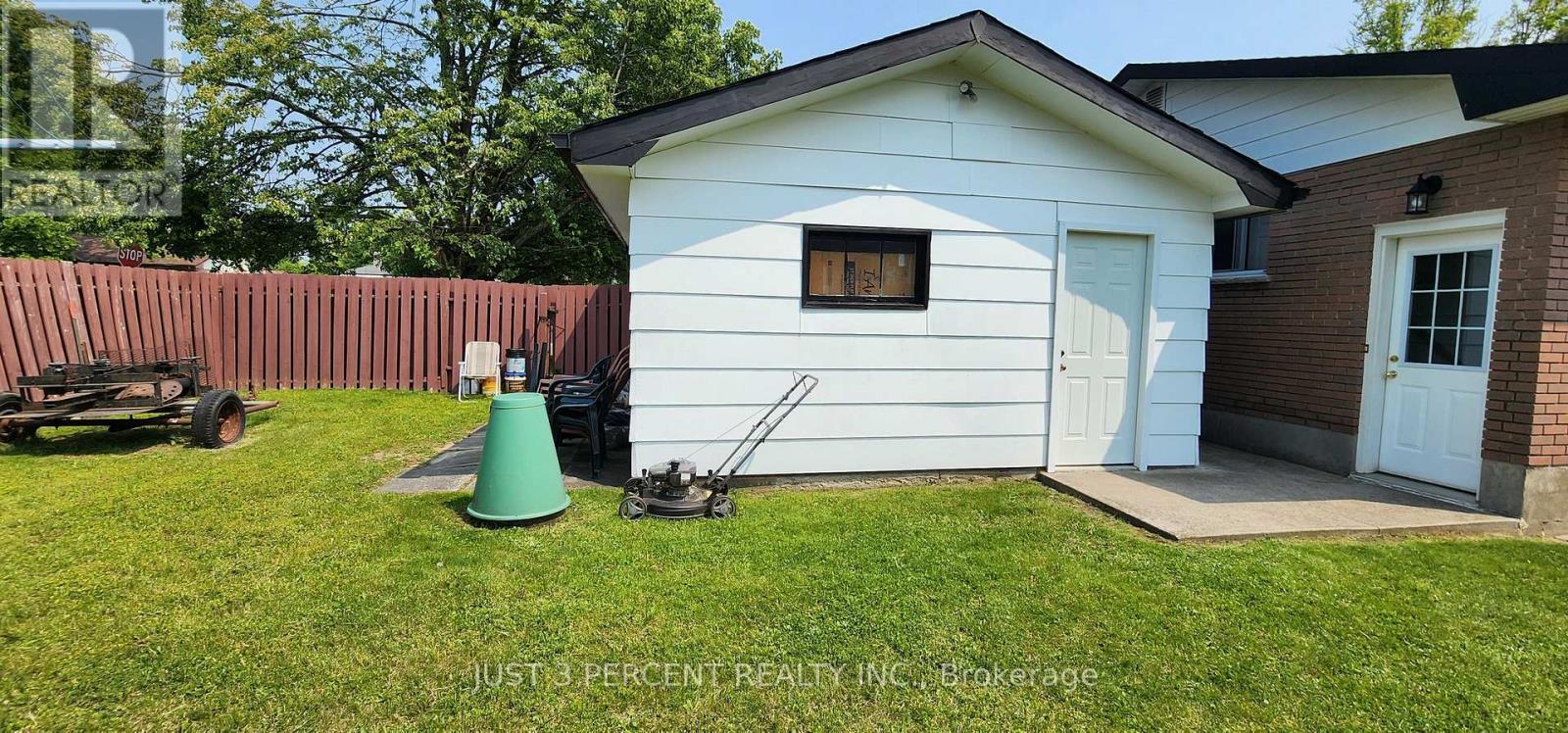 1087 St Paul's Street, Peterborough North (South), Ontario  K9H 6J7 - Photo 7 - X12217146