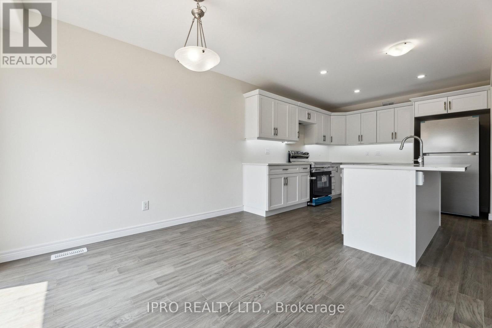 925 Bamford Terrace, Peterborough North (North), Ontario  K9K 0H2 - Photo 11 - X12216650