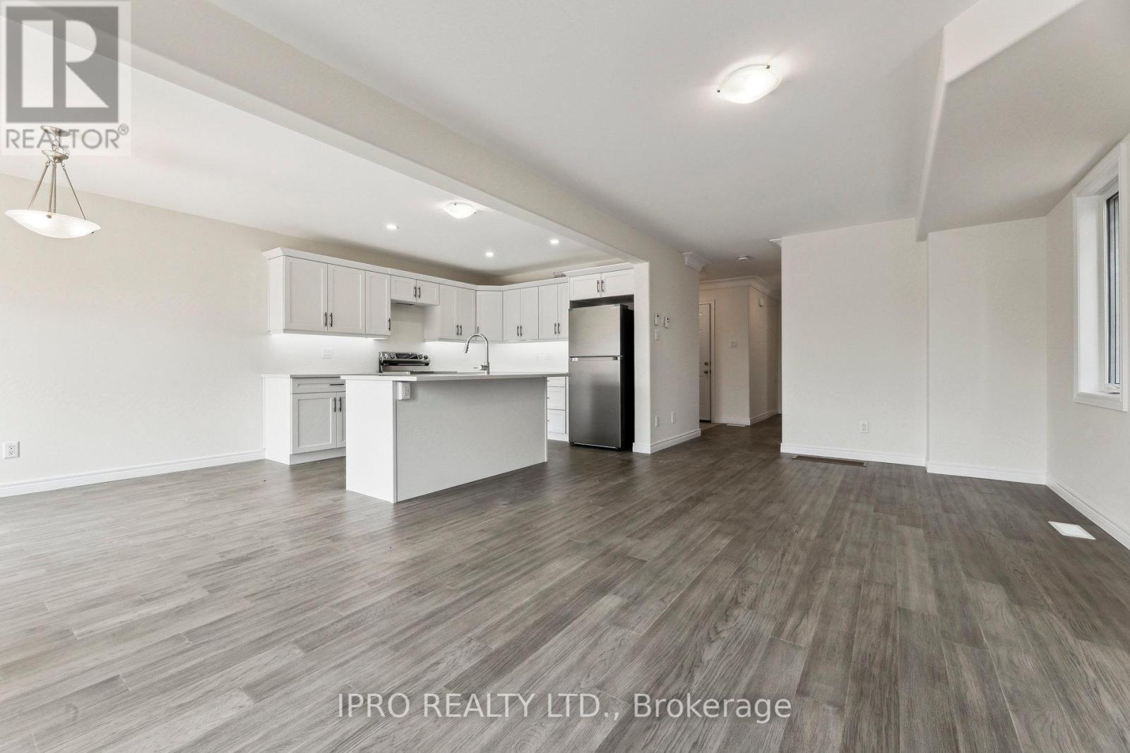925 Bamford Terrace, Peterborough North (North), Ontario  K9K 0H2 - Photo 9 - X12216650