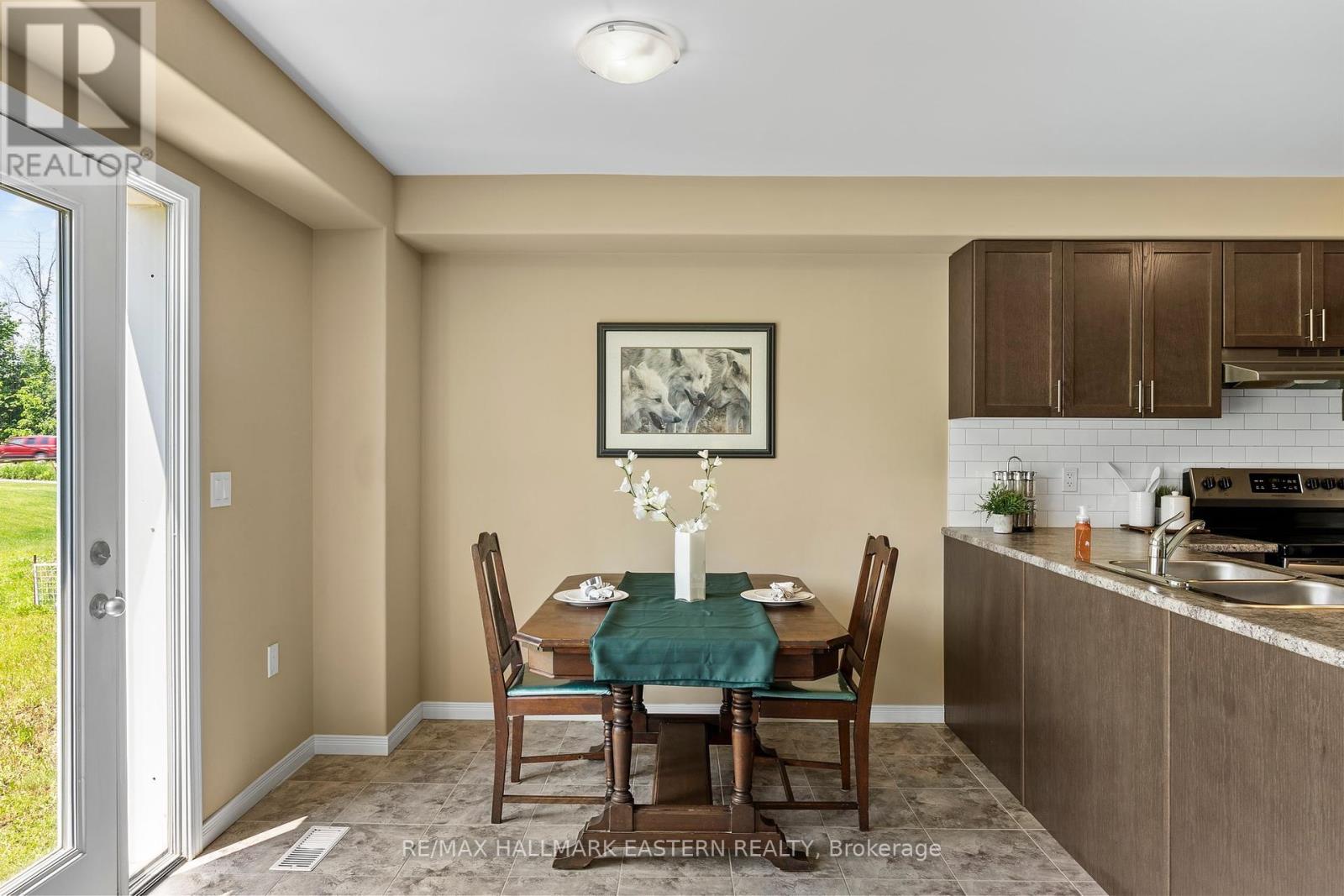 1649 Hetherington Drive, Peterborough North (University Heights), Ontario  K9L 0G6 - Photo 11 - X12217297