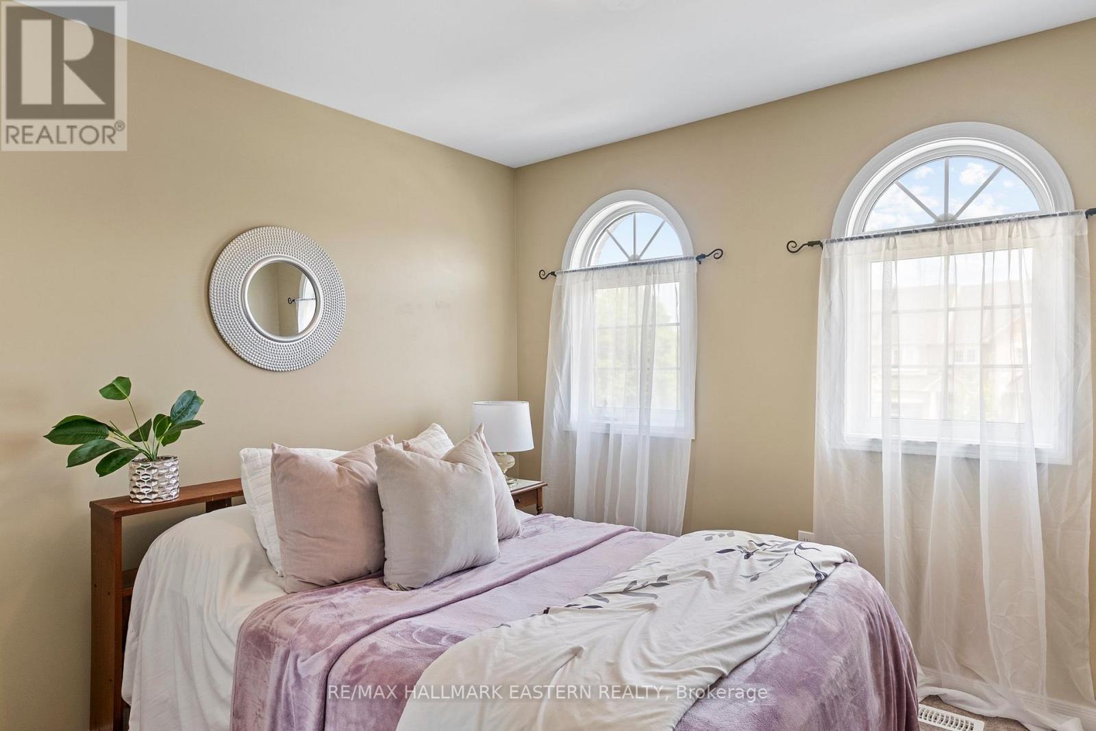 1649 Hetherington Drive, Peterborough North (University Heights), Ontario  K9L 0G6 - Photo 18 - X12217297