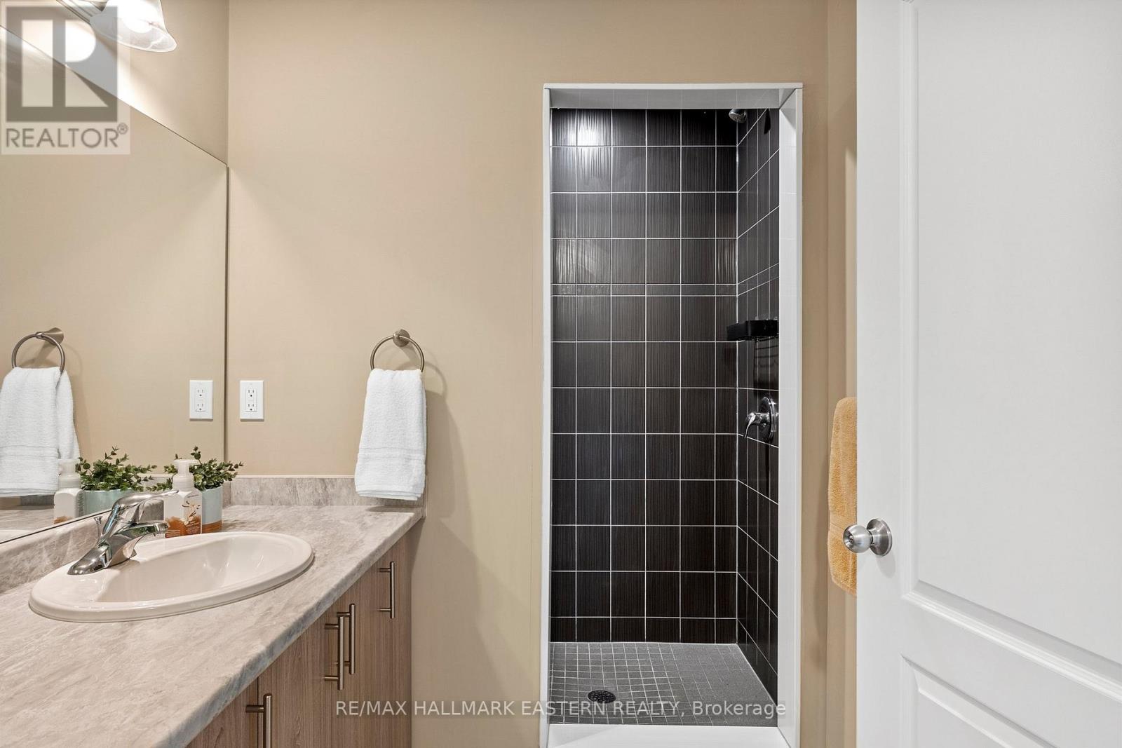 1649 Hetherington Drive, Peterborough North (University Heights), Ontario  K9L 0G6 - Photo 26 - X12217297