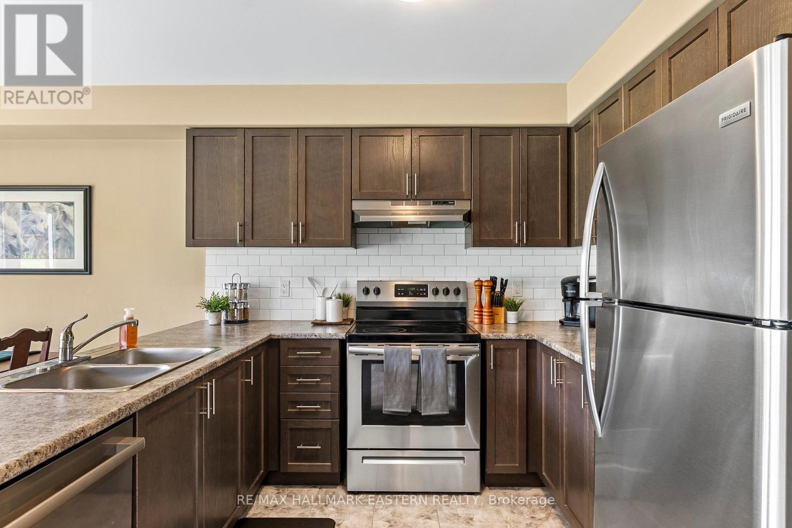 1649 Hetherington Drive, Peterborough North (University Heights), Ontario  K9L 0G6 - Photo 8 - X12217297