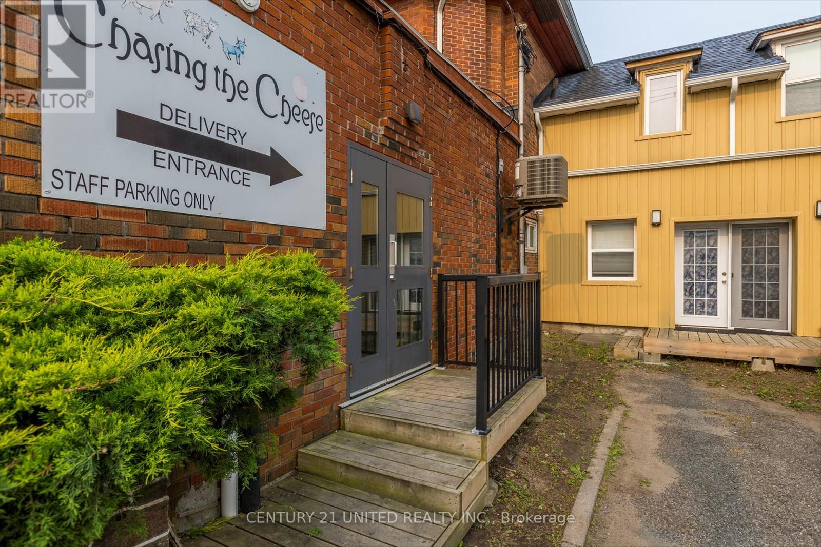 330-334 Charlotte Street W, Peterborough Central (North), Ontario  K9J 2V9 - Photo 12 - X12217581