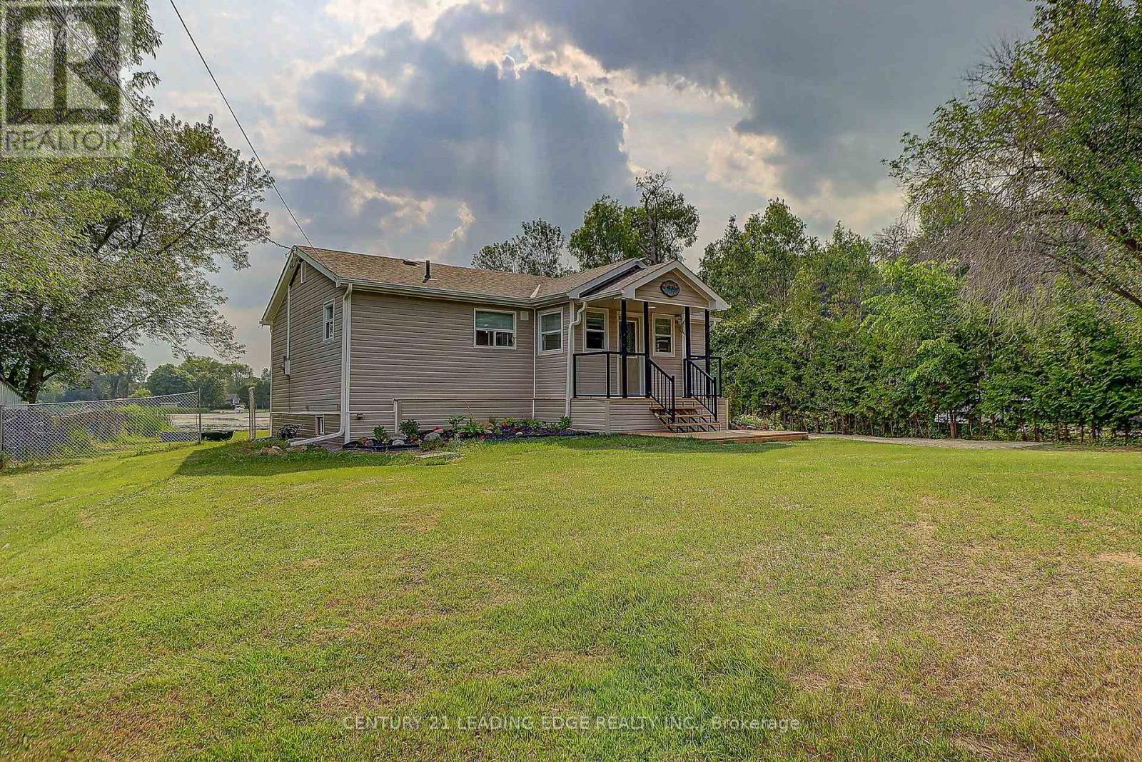 2029 Selwyn Shores Drive, Selwyn, Ontario  K0L 2H0 - Photo 2 - X12217808